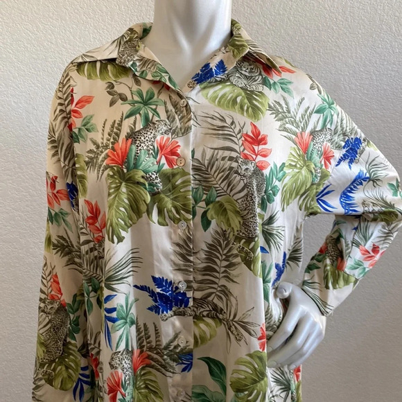 Zara printed satin oversized top| button down Size Small - Picture 4 of 10